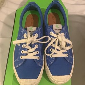 Blue Cariuma sneakers - sz 7